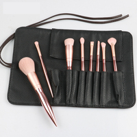 Vente en gros 8 pièces ensemble de pinceaux de maquillage or rose luxe poils souples nouveau style outils de beauté ensemble complet avec sac en cuir artificiel