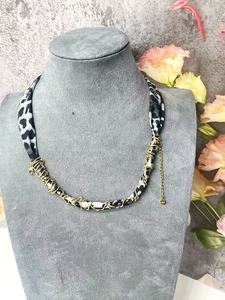 Collana a Catena in Acciaio Inossidabile alla Moda, Collana in Tessuto Colorato, Collana con Stampa Leopardata - Product Image 3