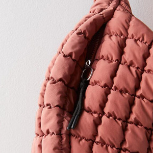 Phụ Nữ Trọng Lượng Nhẹ Thời Trang Nylon Bông Mềm Puffy Tote Biểu Tượng Tùy Chỉnh Puffer Túi - Product Image 5