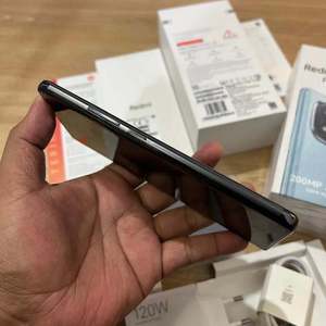 Smartphone Android REDMI Note 14 Pro Versione Globale, Display OLED 6.67" 1.5K 120Hz, Batteria 5500mAh + Ricarica Rapida 45W - Product Image 6