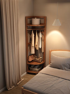 <span class=keywords><strong>Appendiabiti</strong></span> ad Angolo Moderno Nordico in Legno Massello Salvaspazio da Pavimento a Soffitto per Camera da Letto Senza Occupazione - Product Image 1