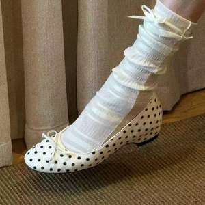 Zapatos Planos Super Lindos con Punta Redonda, Lazo Dulce, Diseño de Puntos Blancos y Negros, Transpirables, de Corte Bajo, Estilo Ballet Retro Clásico - Product Image 5