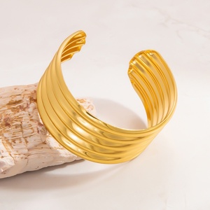 Open-Design Stainless Steel 18K Gold Women's Trendy <b>Charm</b> Bracelet High-End Jewelry for Anniversaries Gold-Plated - Product Image 4