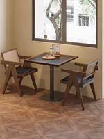 Chaise de salle à manger en bois et rotin avec dossier et coussin, avec accoudoirs, idéale pour restaurant, café et salon – Nouveauté très prisée