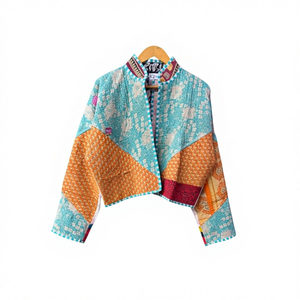 Veste courte en coton matelassé Kantha réversible pour femmes, patchwork, fabrication artisanale indienne, écologique, automne-hiver, style vintage, vêtements d'hiver - Product Image 1