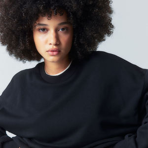 ขายส่งผ้าฝ้ายสุภาพสตรีว่างเปล่ายิมแขนยาววอร์มเสื้อสตรีออกแบบโลโก้ที่กําหนดเองเสื้อกันหนาวหมวกสําหรับสุภาพสตรี - Product Image 2