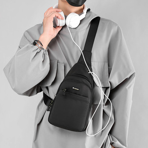 Sac bandoulière Oxford imperméable pour homme 2025 avec pompon et motif lettres – Durable, tendance, <span class=keywords><strong>multi</strong></span>-poches, sac messager à l'épaule - Product Image 4