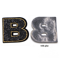 Patch en tissu brodé 3D en stock avec paillettes scintillantes Lettres thermocollantes en PVC pour vêtements Caractéristiques Décorations de logo en feutre au dos