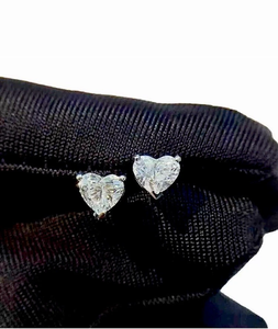 Clous d'oreilles de luxe en forme de cœur 2 carats en forme de Moissanite pour femmes sertis en argent sterling Push Back Design Brilliant 7MM Stones - Product Image 3