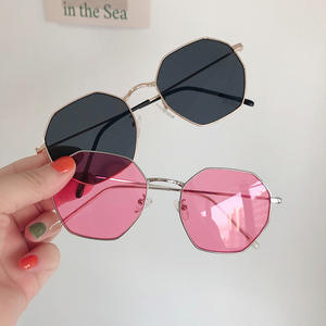 Gafas de Sol Irregulares Qianai con Marco Dorado, Lentes con Película Roja Rosa, Protección UV400, Unisex, Tipo 3, Lentes AC - Product Image 2