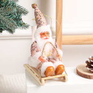Figurine <span class=keywords><strong>de</strong></span> Noël traditionnelle en peluche Père Noël sur traîneau en tissu écossais 2026 pour décoration d'arbre <span class=keywords><strong>de</strong></span> Noël et <span class=keywords><strong>de</strong></span> <span class=keywords><strong>table</strong></span> - Product Image 3