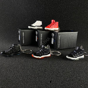 Breloques de sac en PVC souple imprimées à la main avec boîte, porte-clés chaussure 3D <span class=keywords><strong>mini</strong></span>, cadeau tendance - Product Image 3