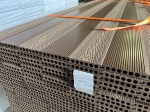 Không thấm nước chống trượt mộc mạc <span class=keywords><strong>WPC</strong></span> bên ngoài <span class=keywords><strong>decking</strong></span> Bảng điều chỉnh chải kết thúc cho ngoài trời Vườn Hồ Bơi Composite <span class=keywords><strong>decking</strong></span> sàn - Product Image 5