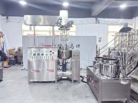 Mélangeur émulsifiant sous vide industriel Cosmati 10L-2000L avec engrenage pour la fabrication de crèmes alimentaires, cosmétiques et lotions