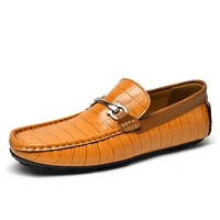 Sepatu Loafer Pria Kulit Asli Motif Kotak-kotak dengan Gesper, Nyaman, Bernapas, Sol Karet, Fashion Bisnis Kasual untuk Mengemudi