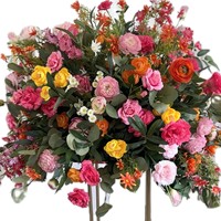 Boules de fleurs roses et fuchsia, différents types de boules de fleurs en vrac, centre de table, décoration de mariage
