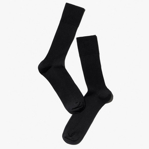 Chaussettes pour hommes, logo personnalisé de luxe, respirantes, élastiques, chaussettes de qualité, chaussettes de sport en coton biologique pour hommes - Product Image 1
