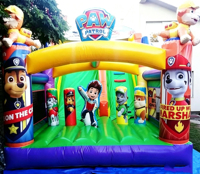Ensemble de jeux gonflables multifonctionnel combiné avec toboggan et structure de divertissement pour les anniversaires d'enfants