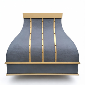 Luxuriöse Maßgefertigte Messing-Dunstabzugshaube mit Kurvenform, Dunkler Bronze-Patina und Gebürsteten Messingriemen - Product Image 3