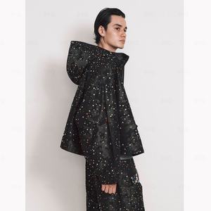 Chaqueta con Capucha y Cremallera para Hombre, de Alta Calidad, Personalizada de Fábrica OEM, Secado Rápido, Transpirable, Impermeable, Cortavientos, Estilo Urbano - Product Image 2