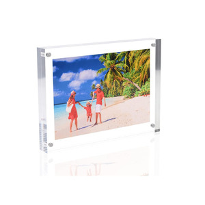Lots de décoration d'intérieur en gros – Cadres photo en acrylique encadrés 8x10 pouces, transparents, imprimés UV 6 couleurs - Product Image 1