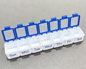 Organisateur de pilules hebdomadaire portable à 7 compartiments avec impression de logo personnalisé, boîte de rangement de médicaments pour les voyages, les vitamines et la maison - Product Image 3