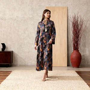 Abaya de luxe en polyester avec strass thermocollants pour femmes musulmanes, robe élégante et modeste, fournisseur en gros de Dubaï et du Moyen-Orient - Product Image 2