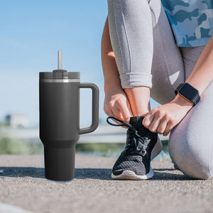 กระบอกน้ำสแตนเลสแบบกำหนดเองขนาด 40 ออนซ์ สำหรับออกกำลังกาย กระบอกน้ำเก็บความร้อนสุญญากาศ พร้อมหูจับและหลอดดูดแบบแก้วน้ำ - Product Image 6