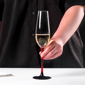 Calice da Vino in Cristallo di Bordeaux Fatto a Mano di Alta Qualità, Lussuoso Bicchiere da Vino Rosso con Stelo Lungo e Base Nera di <span class=keywords><strong>Grande</strong></span> Capacità - Product Image 3