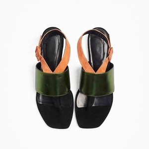 Tongs d'été en <span class=keywords><strong>cuir</strong></span> véritable pour <span class=keywords><strong>femme</strong></span>, sandales plates de haute qualité, chaussures décontractées, nouveauté à la mode - Product Image 5