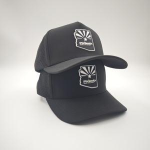 Gorra de Golf Modernista de Cinco Paneles, Sólida e Impermeable, con Emblema de Silicona Personalizado, Bajo MOQ, OEM, Perforada con Láser, Transpirable, Estilo Urbano - Product Image 3