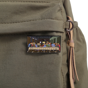 Broche Elegante y Creativo de Metal con Diseño de La Última Cena para Hombre y Mujer - Product Image 3