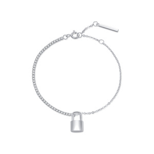 Pulsera de Mujer 2026 Niche Cold Wind S925 de Plata de Ley con Colgante Mini Candado, Cadena Fina Ajustable, Lujosa y Versátil - Product Image 1