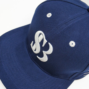 Casquettes Snapback Broderie 3D en Gros – Qualité Supérieure, Logo Personnalisé avec Motif Feuille Tropicale, en Polaire Jersey Haute Performance - Product Image 5