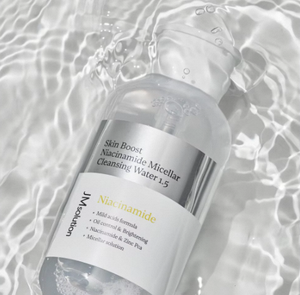 น้ำยาทำความสะอาดผิวหน้าเกรดพรีเมียม JMSOLUTION Micellar Cleansing Water สูตรเพิ่มความกระจ่างใสด้วยไนอะซินาไมด์และแร่ธาตุ ช่วยขจัดเครื่องสำอาง ทำความสะอาดรูขุมขนอย่างล้ำลึก - Product Image 6