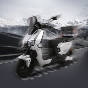 Motocicleta Eléctrica para Adultos de 1200W y 72 Voltios con Gran Caja de Almacenamiento Trasera - Product Image 3