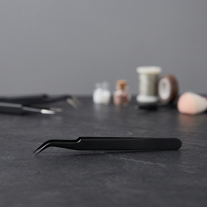 Pinzas para Pestañas de Acero Inoxidable Curvadas de Precisión, Punta Suave, Color Negro, Herramienta Profesional de Maquillaje - Product Image 4