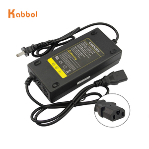 Chargeur 54.6V 2A pour <span class=keywords><strong>batterie</strong></span> au lithium 48V compatible avec 48V Skywalker 8S,<span class=keywords><strong>Evercross</strong></span> H5,Kugoo M4/X1/M4 Pro,GX16/M16 - Product Image 1