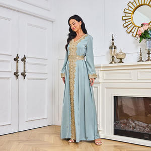 Estilo simple Ropa de mujer musulmana tradicional Color liso Decoración de encaje dorado Vestidos de caftán DE LA India - Product Image 5