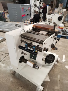 Macchina per Taglio e Riavvolgimento di <span class=keywords><strong>Nastro</strong></span> Adesivo 320MM 420MM Taglierina e Riavvolgitrice per Rotoli di Etichette - Product Image 3