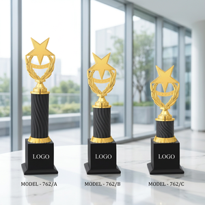Trofeo Estrella Chapado en Oro con Base Negra Modelo 762, Impresión UV, Grabado Láser, Fundición a Presión, Premio Deportivo Metálico, Duradero - Product Image 1