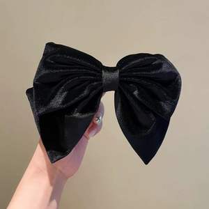 Barrette à cheveux élégante en velours surdimensionné avec nœud, 16 cm, pour bal de promo et décoration de fête - Product Image 4