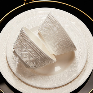 Service <span class=keywords><strong>de</strong></span> table en céramique gaufrée blanc pur, style <span class=keywords><strong>Cour</strong></span> européenne, luxe léger, compatible lave-vaisselle et micro-ondes, pour restaurants et cadeaux - Product Image 5