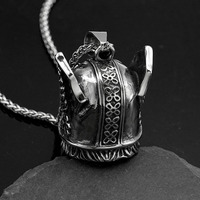 Vente en gros sur mesure Collier en acier inoxydable rétro celtique cyclope guerrier homme casque équitation pendentif pour hommes
