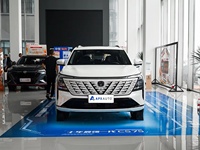 Nouveau modèle 2025 Changan CS75 Plus SUV 1.5T R19 Transmission automatique Traction avant Sièges en cuir Conduite à gauche Euro VI Essence/Pétrole