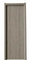Porte en PVC uni sans motifs, disponible en plusieurs couleurs et textures imitation bois, étanche et anti-rayures, pour intérieur.