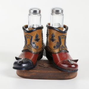 Scarpa da cowboy in resina antica personalizzata divertente saliera e pepiera - Product Image 2