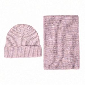 Ensemble deux pièces hiver chaud en acrylique 100% pour femme et homme : bonnet à motif floral, gants et cache-cou, prêt pour la plage - Product Image 2