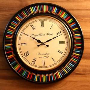 Horloge murale artisanale en crayons assortis, horloge décorative en crayons de couleur en bois pour chambre d'enfant, cadeau de décoration scolaire, artisanat fait main pour la maison - Product Image 6