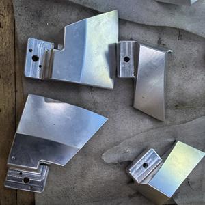 บริการเครื่องจักรกลซีเอ็นซีความแม่นยำสูง คุณภาพดี ราคาสมเหตุสมผล สำหรับชิ้นส่วนซีเอ็นซีแบบ OEM อะไหล่รถจักรยานยนต์ ชิ้นส่วนที่ปรับแต่งได้ - Product Image 3